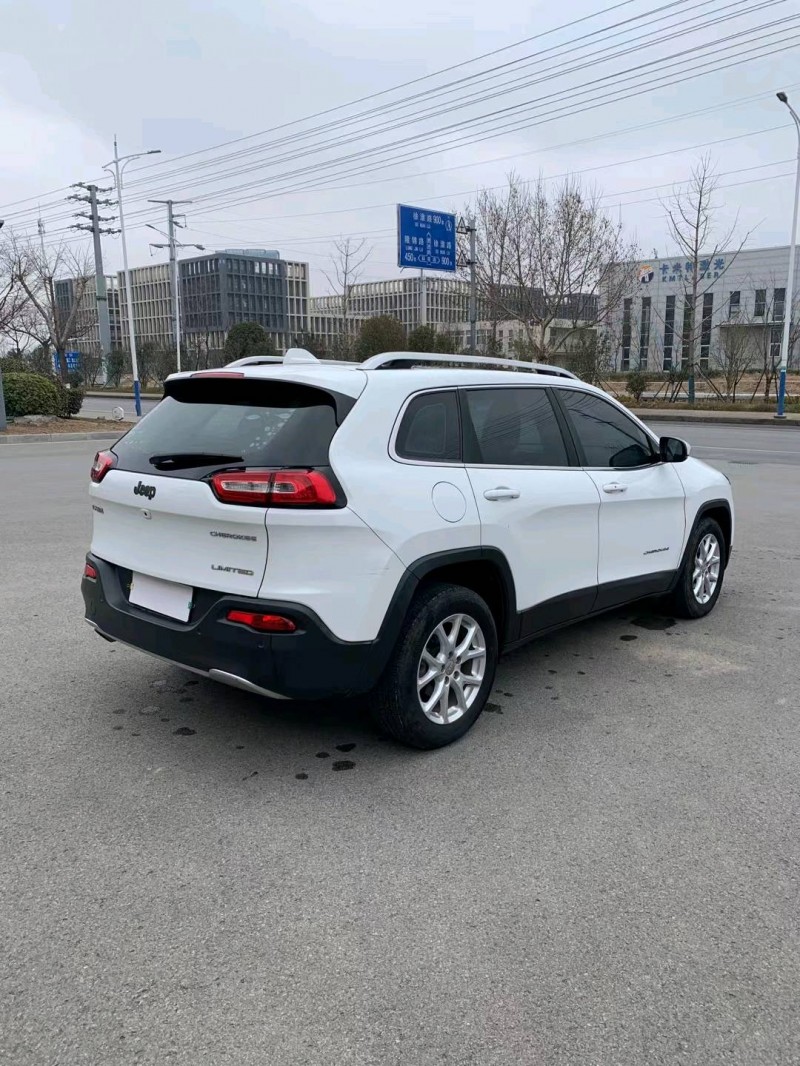 徐州18年Jeep自由光1