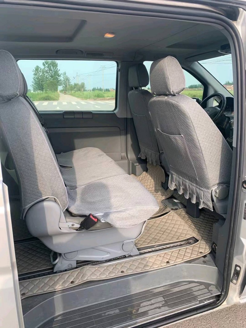 徐州12年奔驰威霆8