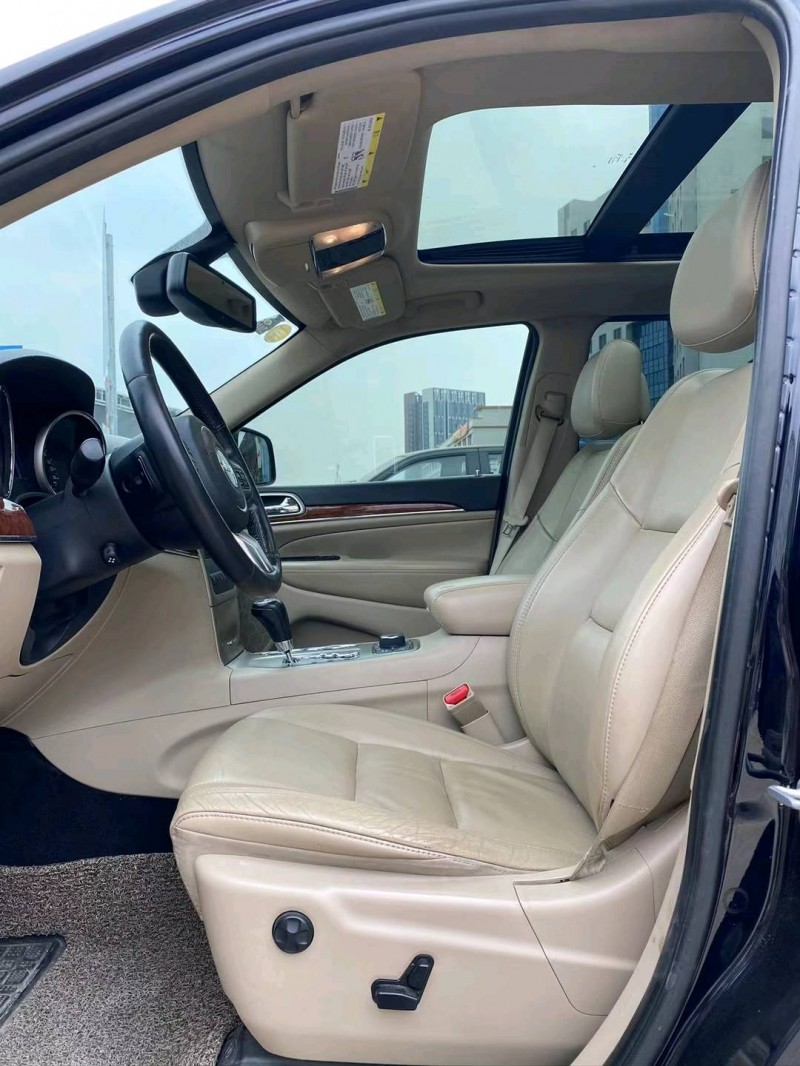 广州12年Jeep大切诺基4