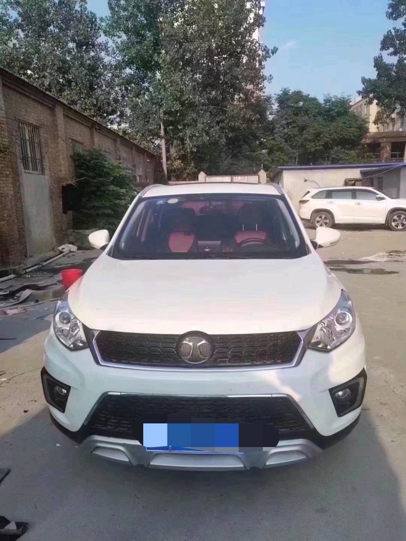 北京18年北汽绅宝X351