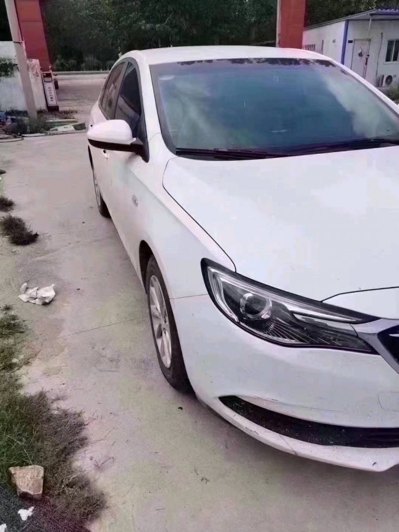 北京18年别克英朗2