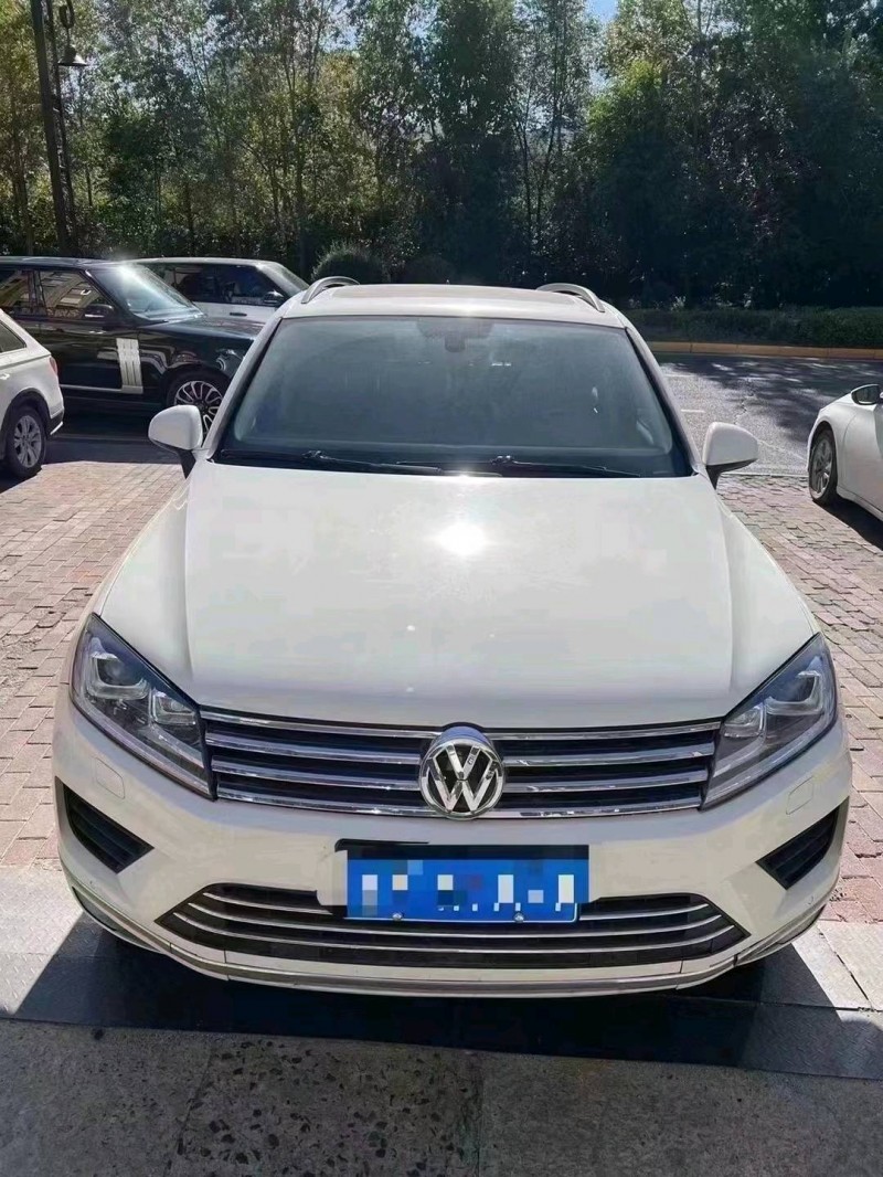 济南16年大众途锐1