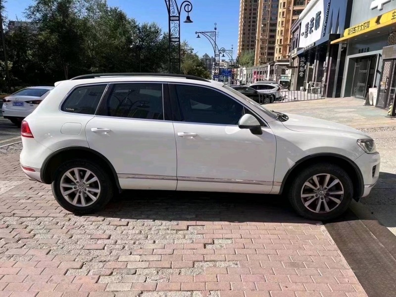 济南16年大众途锐2