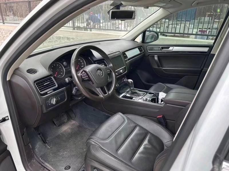 济南16年大众途锐6