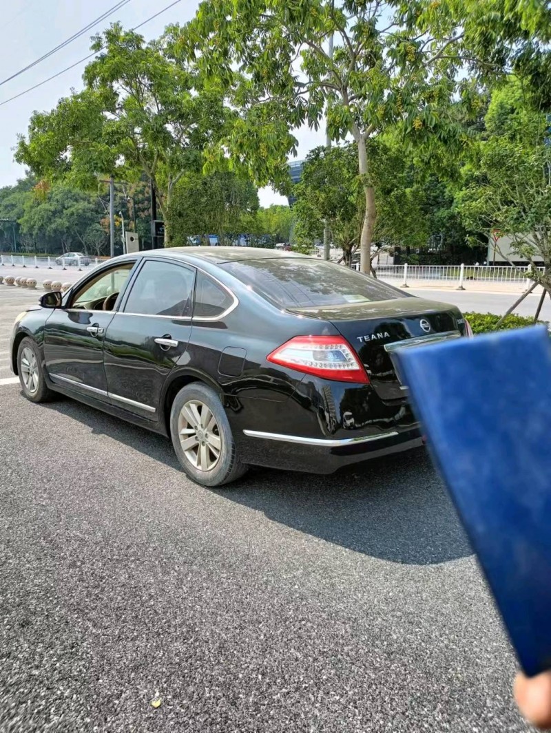 嘉興12年日產天籟6
