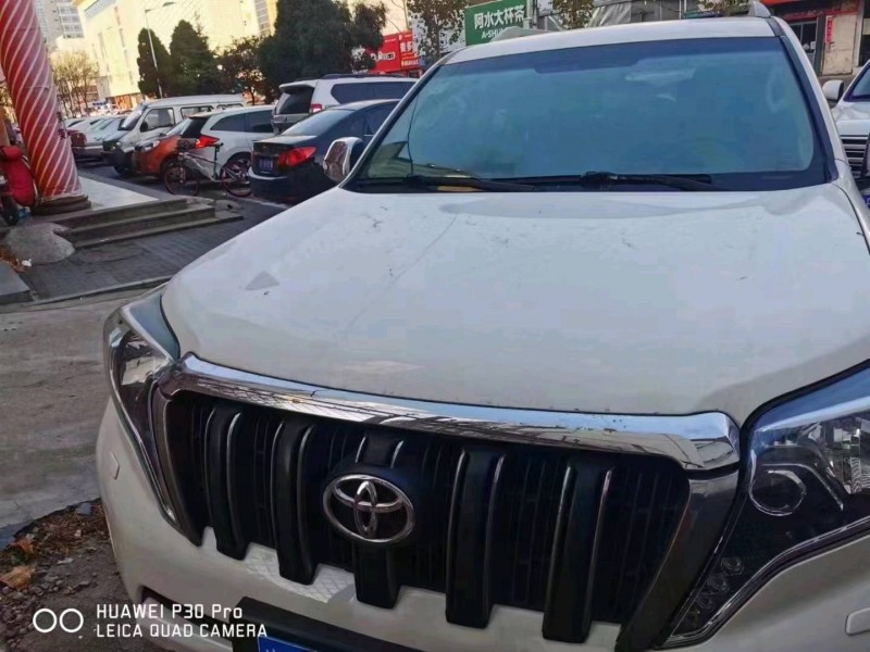 北京14年丰田普拉多1