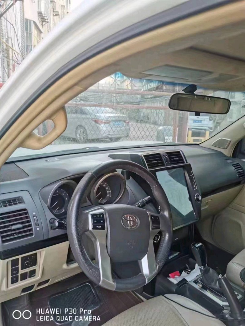 北京14年丰田普拉多2