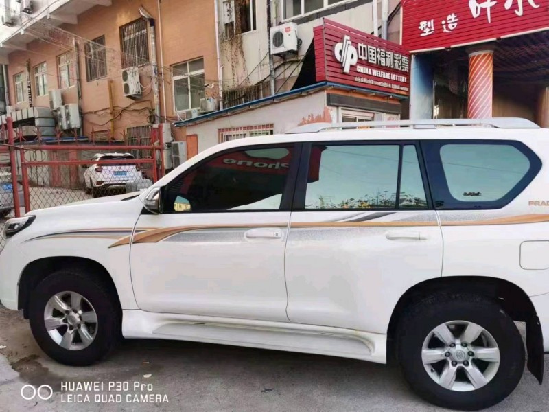 北京14年丰田普拉多4