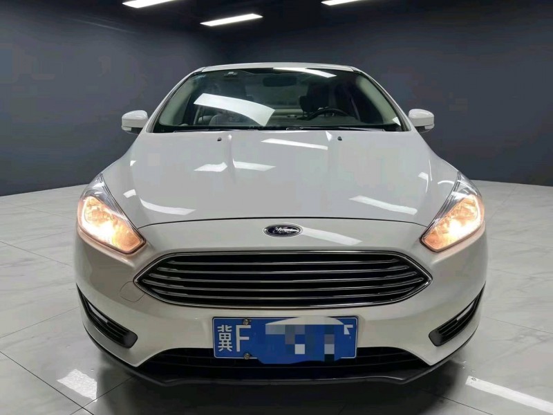 成都17年福特福克斯1