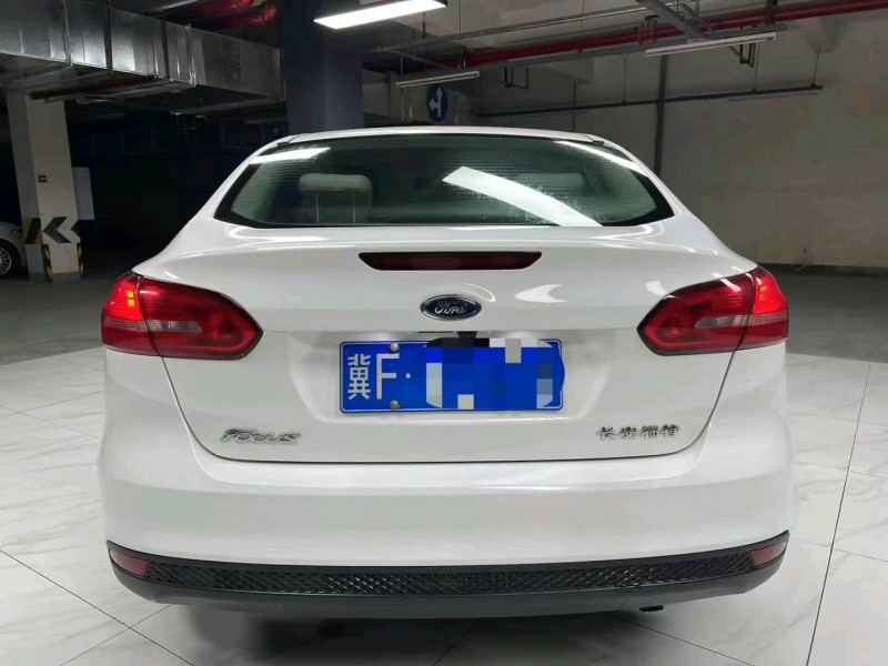 成都17年福特福克斯5