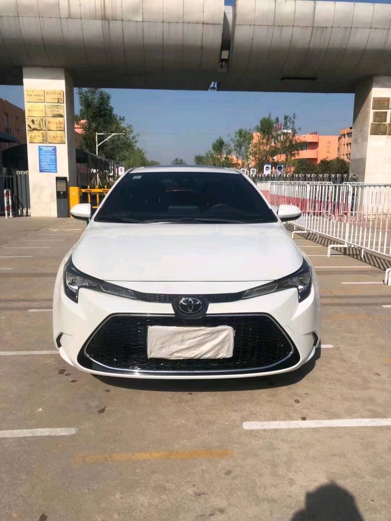 济宁21年丰田雷凌1