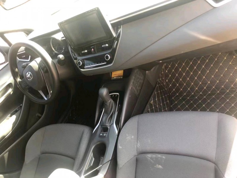 济宁21年丰田雷凌6