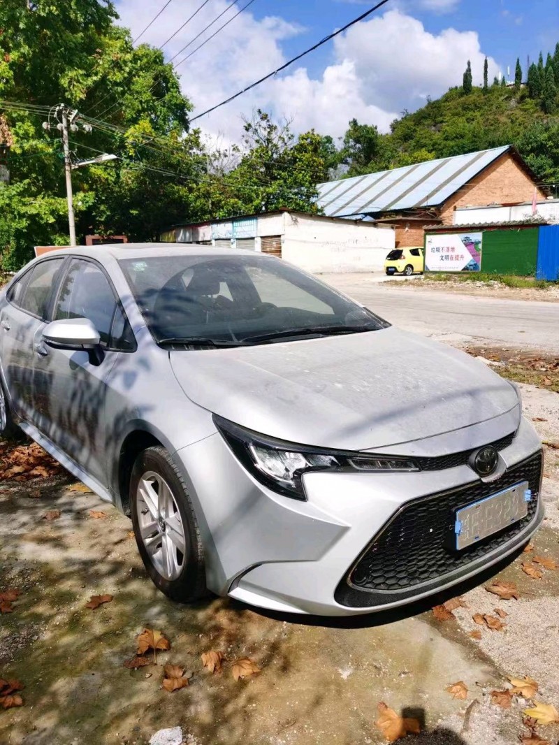 济宁22年丰田雷凌3