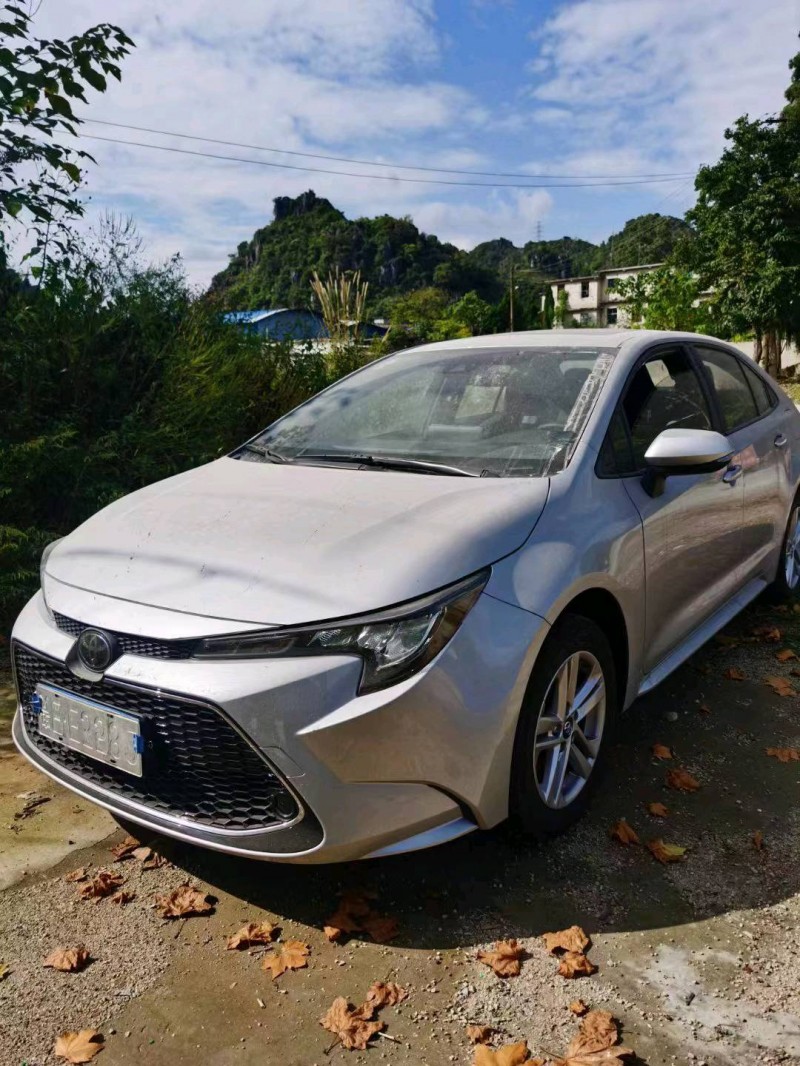 济宁22年丰田雷凌2