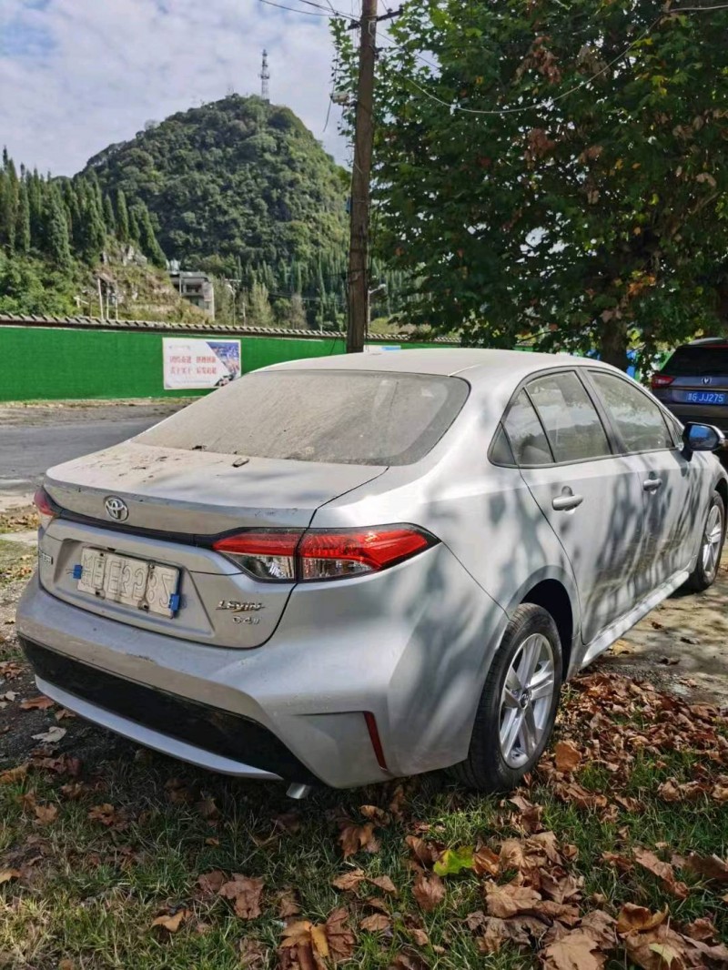 济宁22年丰田雷凌4