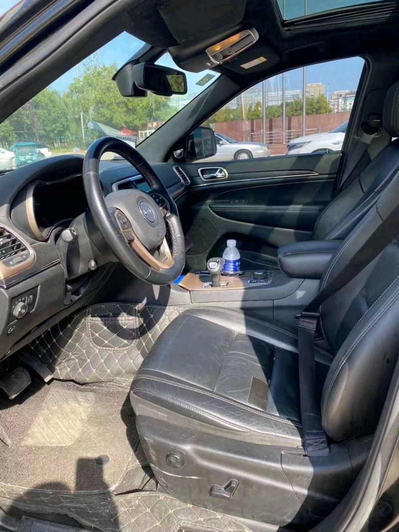 枣庄15年Jeep大切诺基9