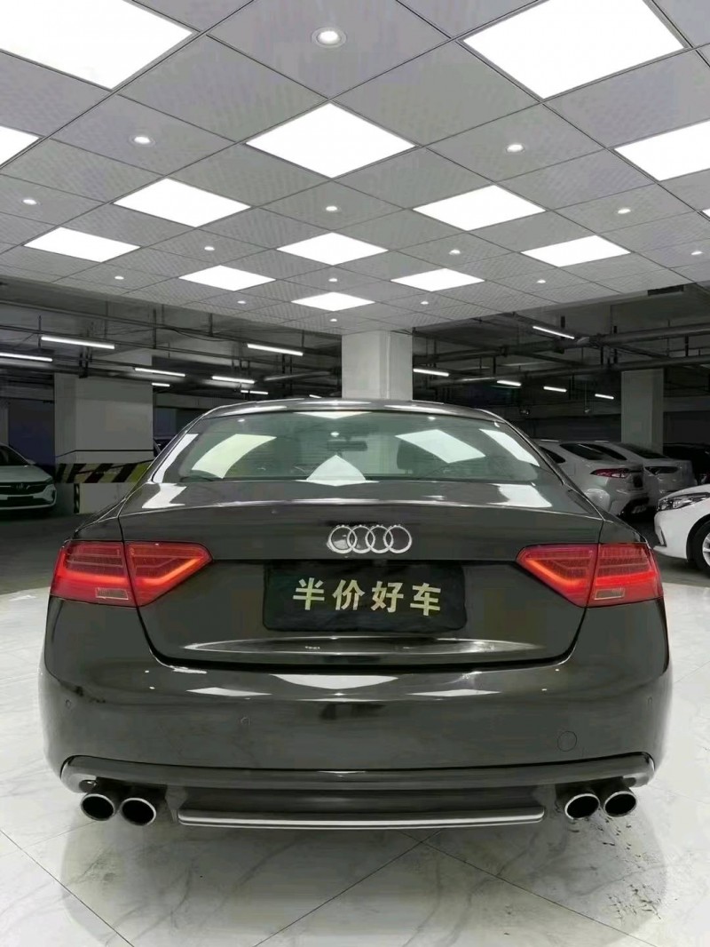 成都15年奥迪A55