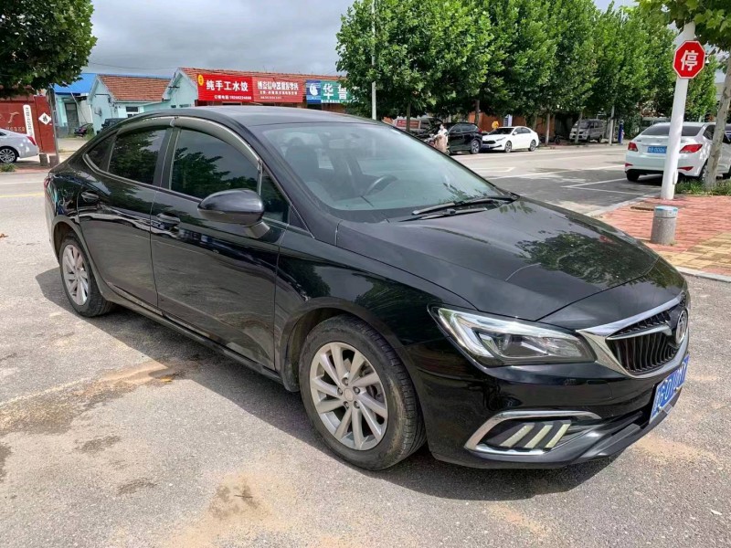 枣庄19年别克威朗1