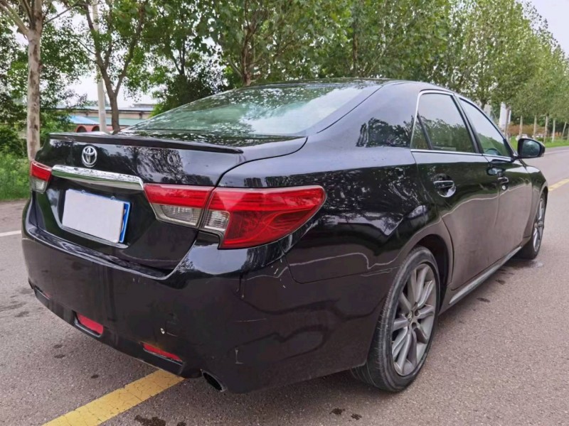 徐州14年丰田锐志3