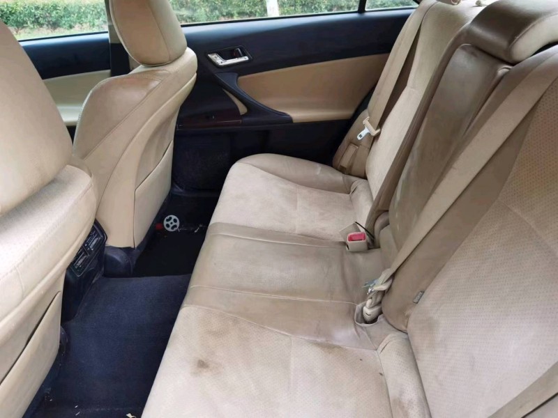 徐州14年丰田锐志6