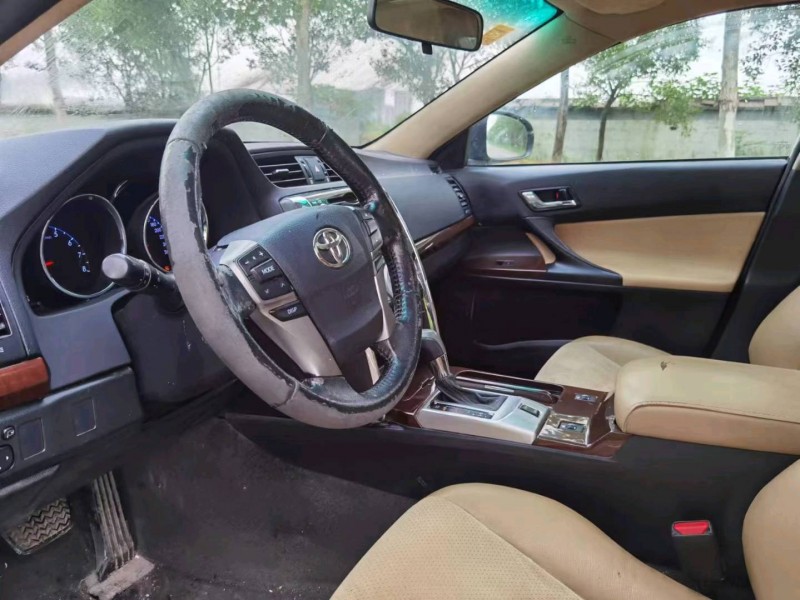 徐州14年丰田锐志8