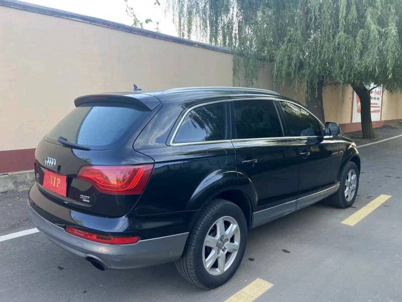 东营12年奥迪Q75