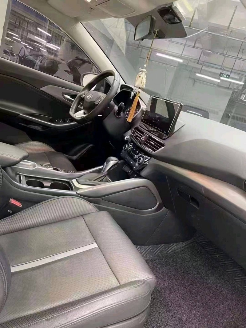 成都20年现代菲斯塔8