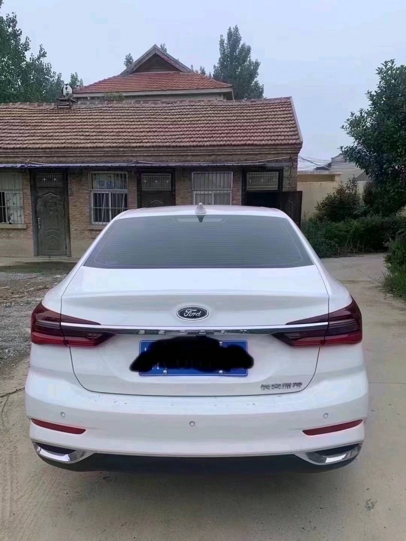 北京22年福特福睿斯6