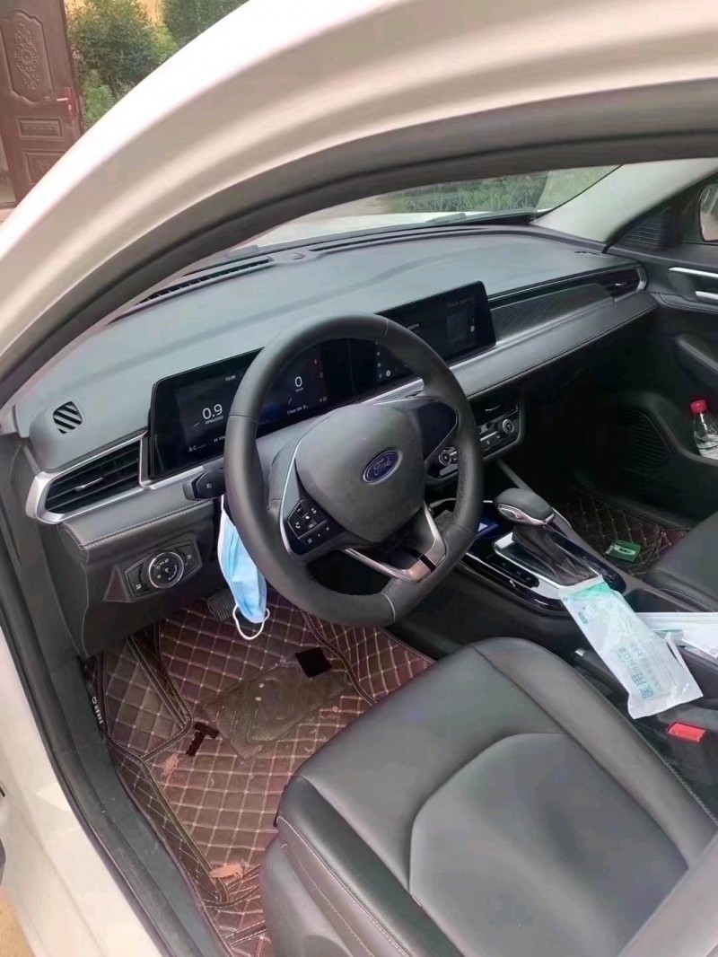 北京22年福特福睿斯4