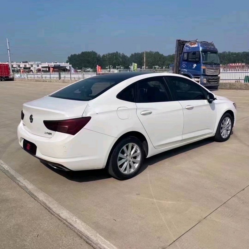 北京16年别克威朗3