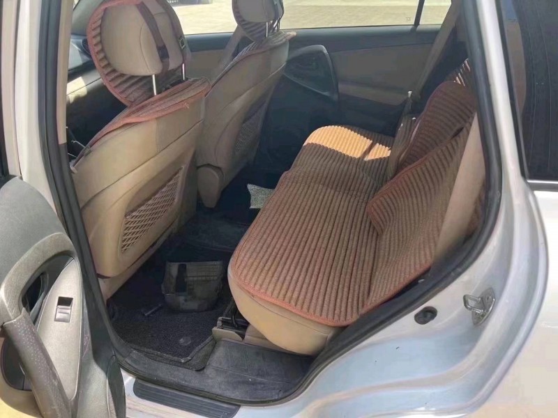北京13年丰田RAV48