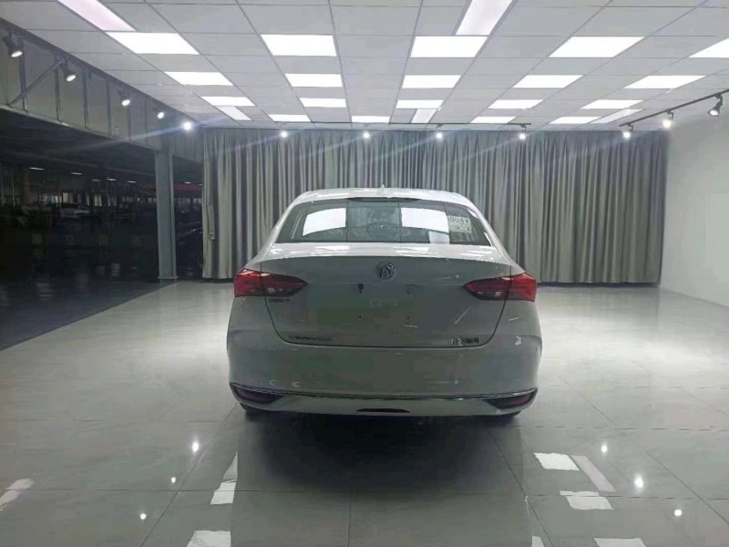 枣庄22年别克威朗2