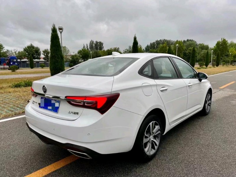 枣庄22年别克威朗3