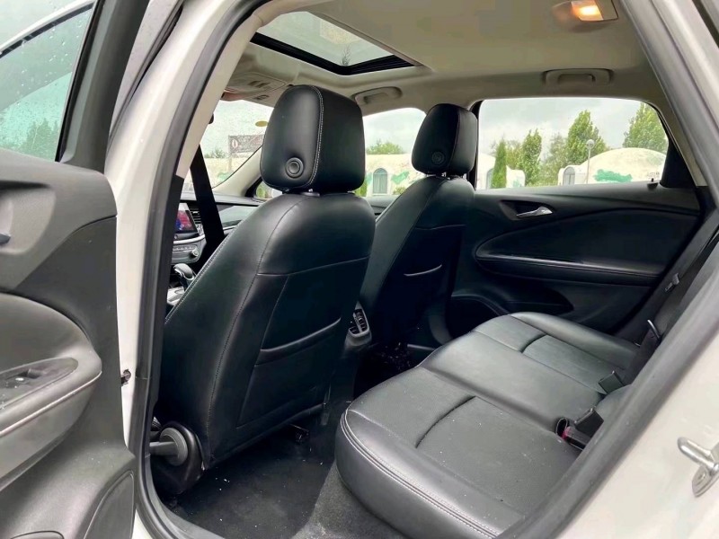 枣庄22年别克威朗4