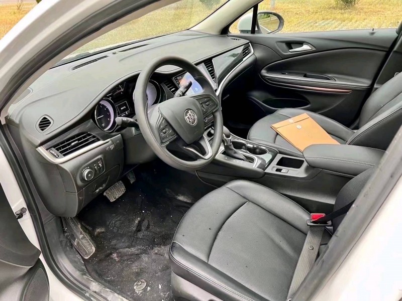 枣庄22年别克威朗5