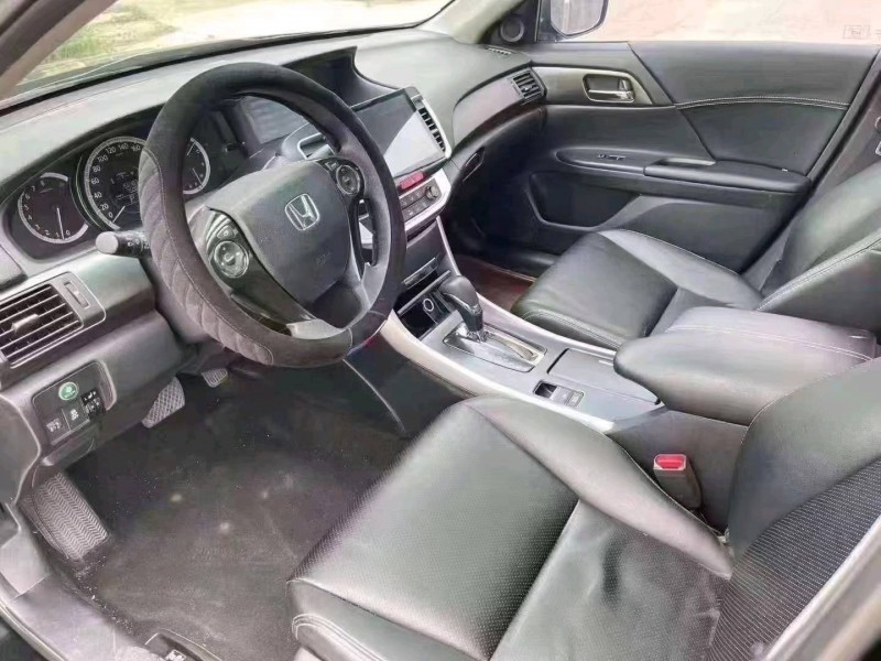 东营16年本田雅阁7