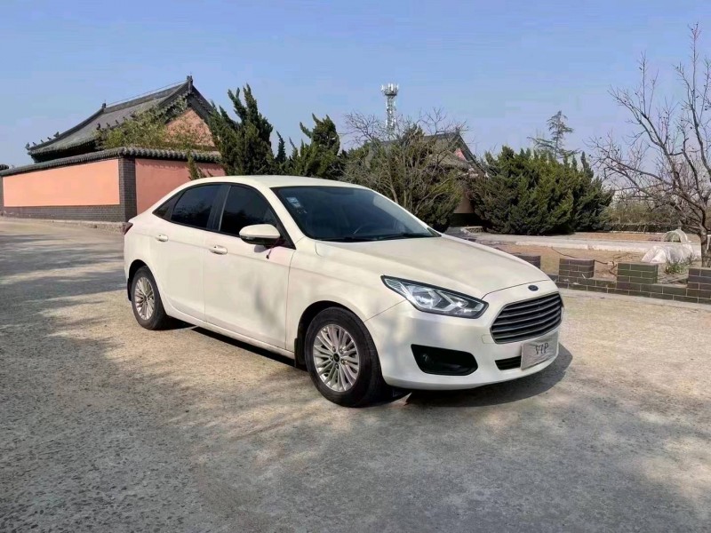 济南16年福特福睿斯3