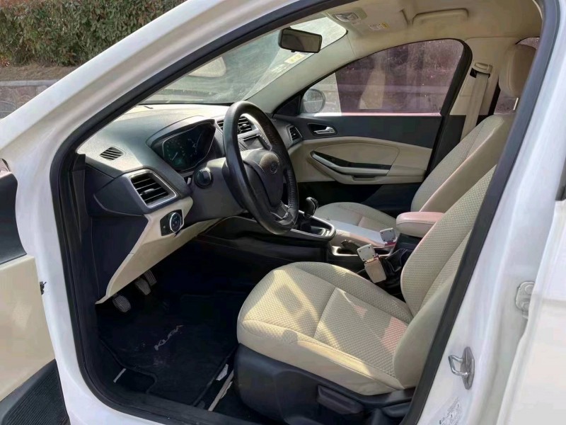 济南16年福特福睿斯5