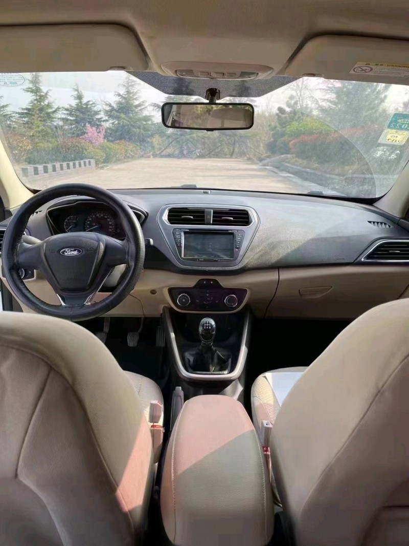 济南16年福特福睿斯6