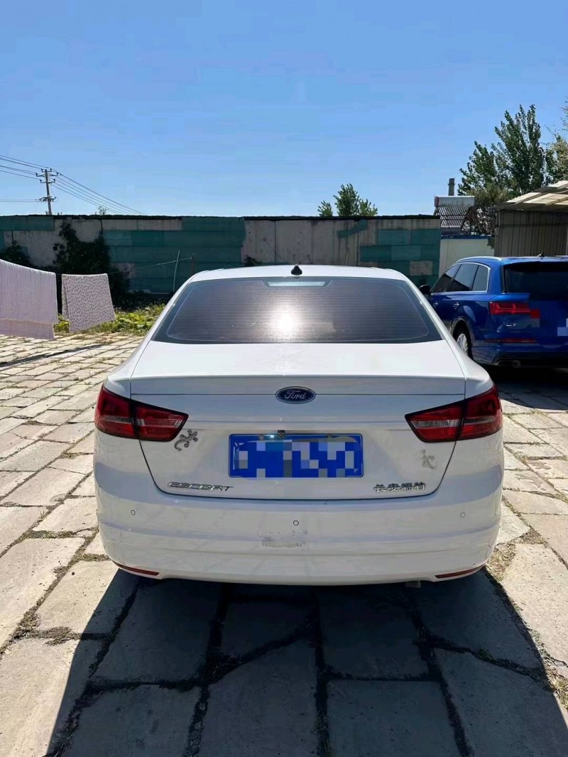 济南18年福特福睿斯9