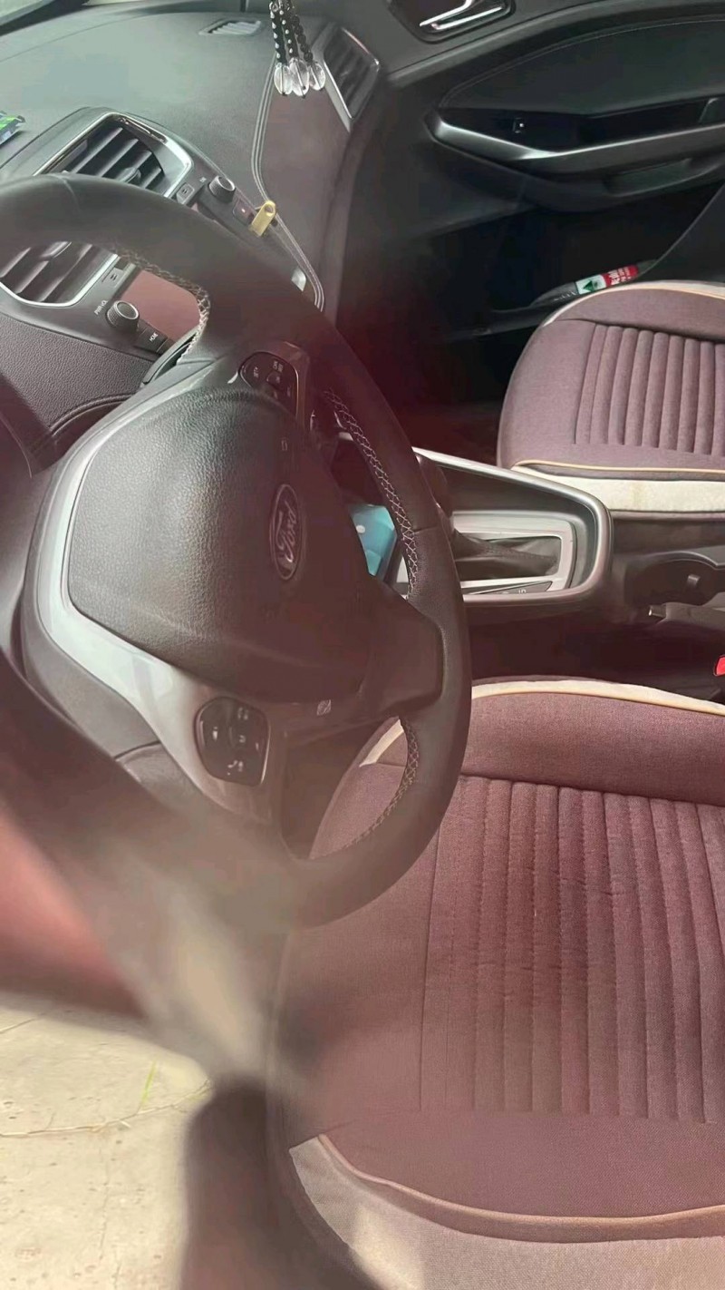 济南18年福特福睿斯3