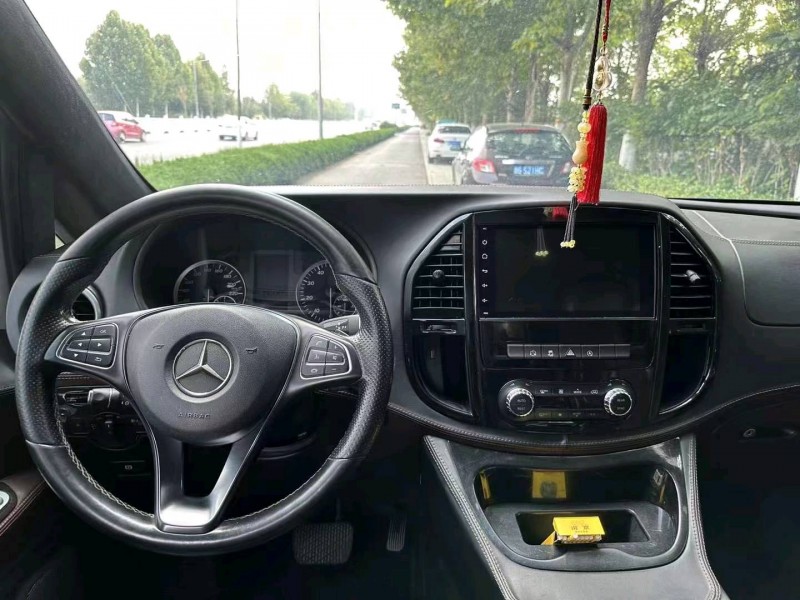 枣庄17年奔驰威霆5