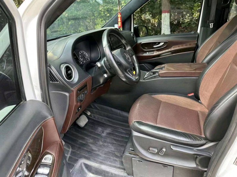 枣庄17年奔驰威霆3