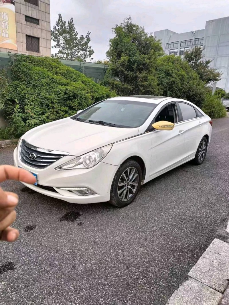 嘉興13年現代索納塔八2