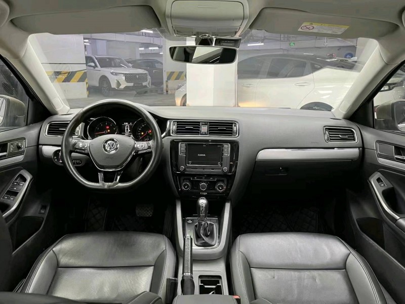 成都18年大众速腾8