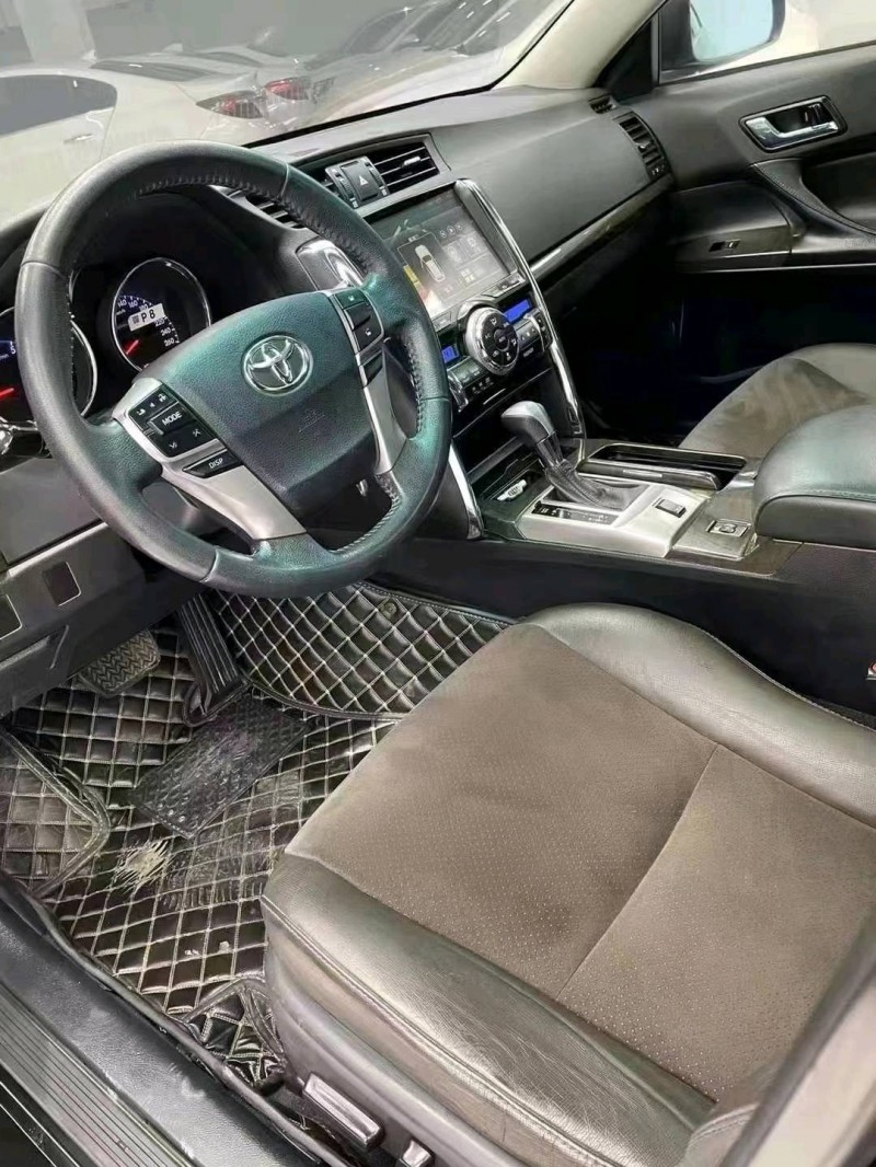 成都14年丰田锐志6