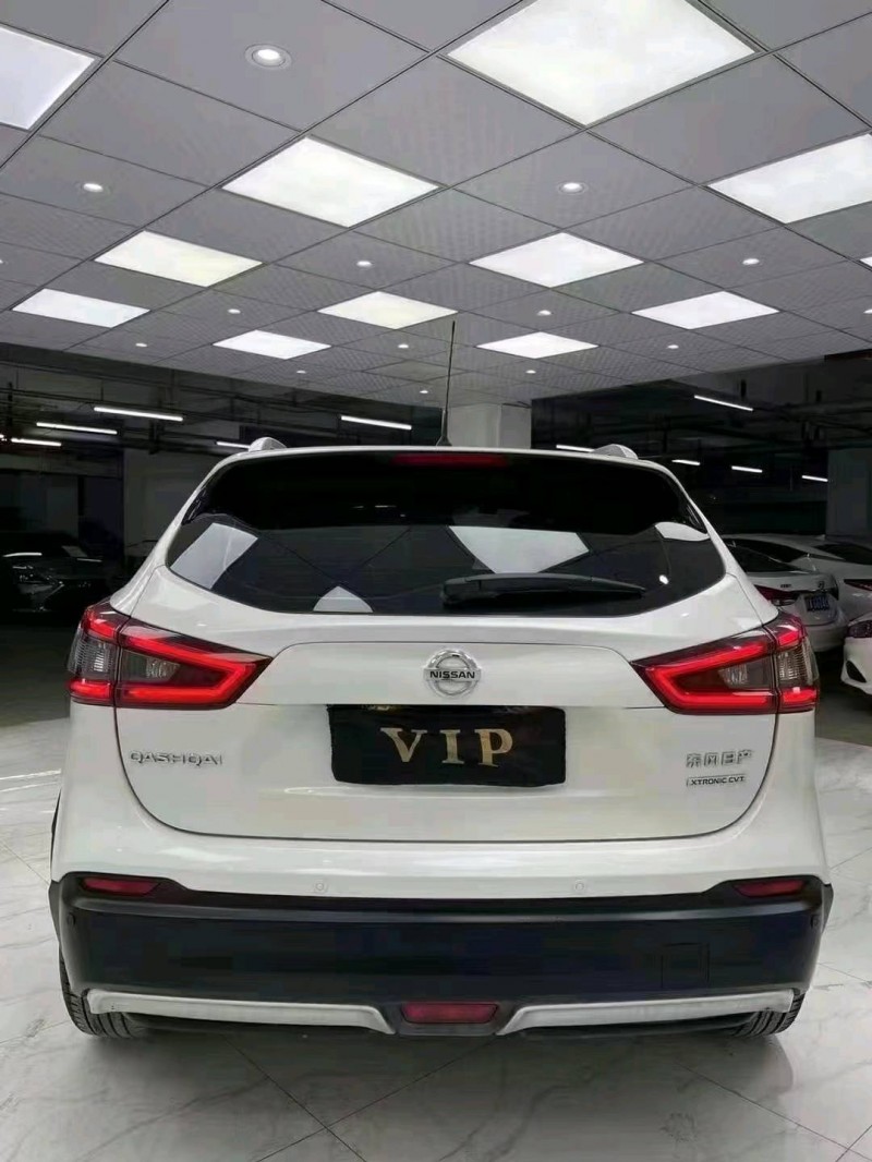 成都20年日产逍客5