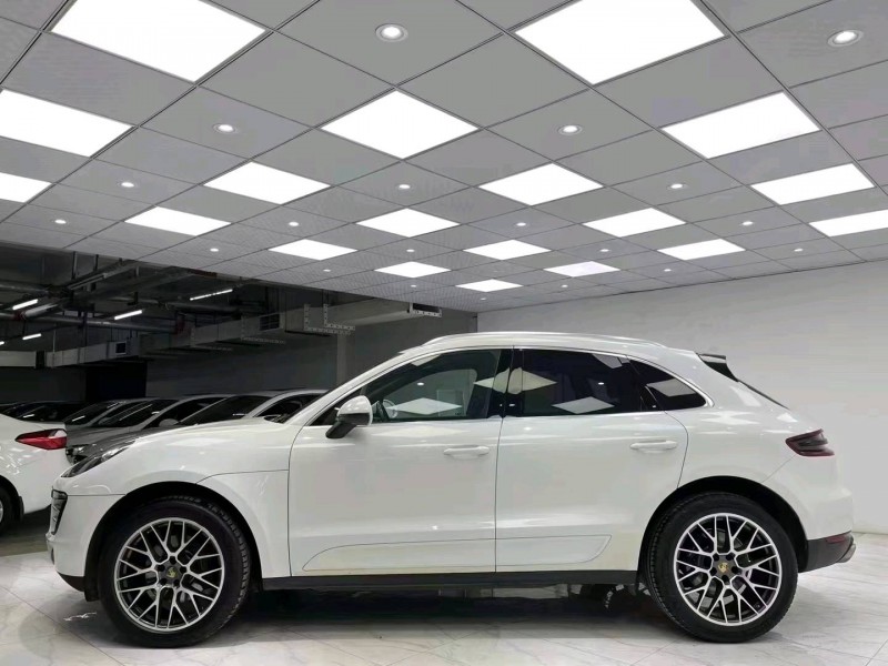 成都14年保時捷Macan3