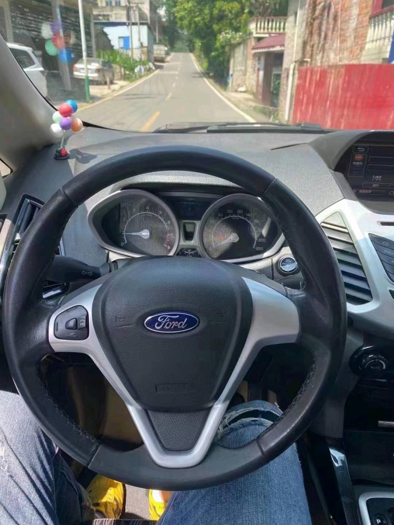 保定15年福特翼搏2