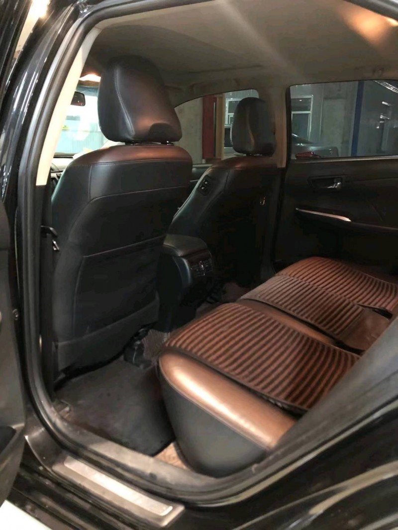 潍坊17年丰田凯美瑞5